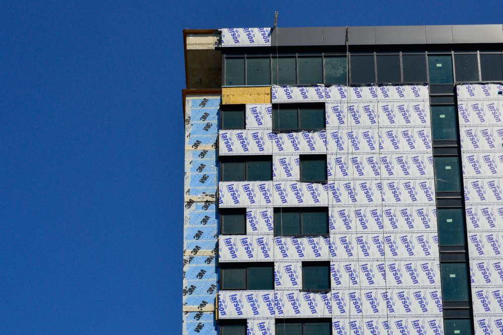Comparing 3M™ Ceramic Architectural Film and 3M™ Prestige Window Film